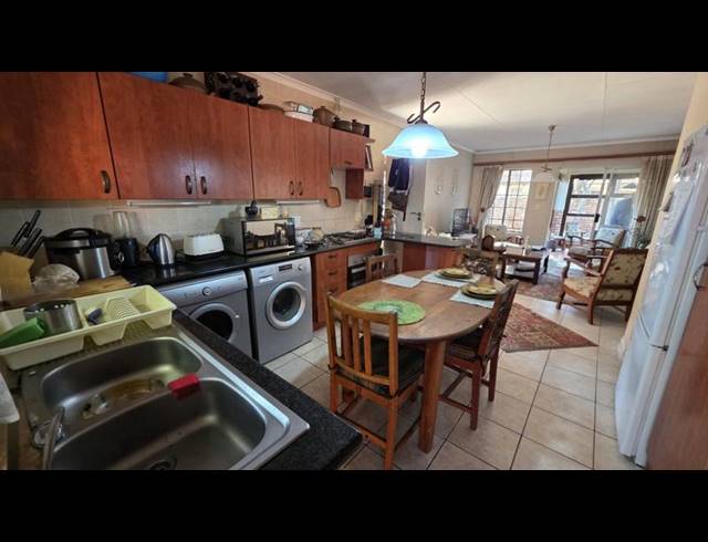 2 BEDROOM TOWNHOUSE FOR SALE IN MONTANA TUINE